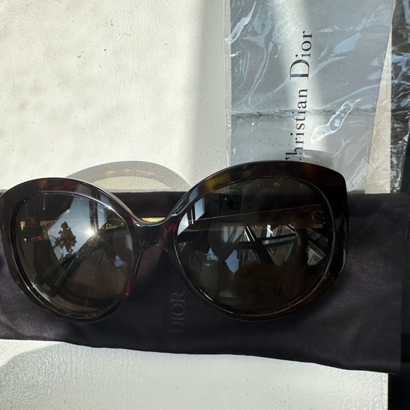 Dior Sunglasses - Women Tortoise Shell - Picture 1 of 13